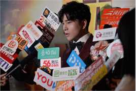 罗翔接受媒体群访图片图集