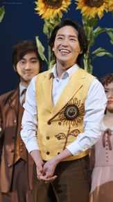 严基俊( ( Um Ki Joon ))音乐剧谢幕性感图片图集