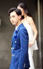 郭俊辰活动照性感图片图集