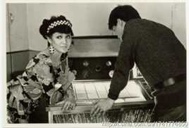 郑裕玲(Carol Cheng)剪报图片前后照片