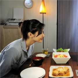 小西真娜美(こにし まなみ、Manami Konishi、Manami)番茄小水珠素颜照壁纸