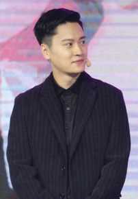 郭晓然出席活动前后照片