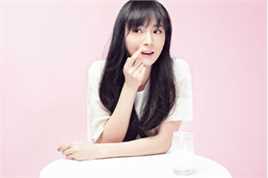 李依伊前后照片