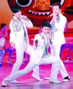 小虎队(Little Tiger)虎年春晚图片前后照片