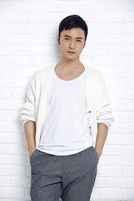 郝柏(bó)杰郝柏杰素颜照壁纸