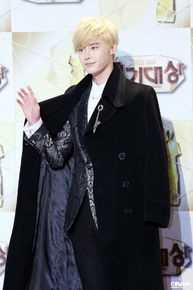 李钟硕(Lee Jong Suk)20131231 S演技大赏出席及获奖壁纸壁纸