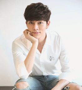 最优质英迪帕·塔尼(Itthipat Thanit、 )生活照