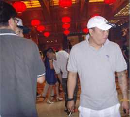 张家豪出席活动前后照片