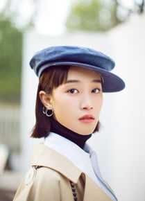 蓝盈莹(Lyric)最新秋日壁纸