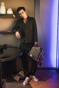 吴承轩复古英伦LOOK素颜照相册