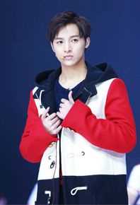 伍嘉成燃少期间专辑生活照