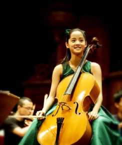 欧阳娜娜(Nana Ou-yang)与大提琴壁纸壁纸