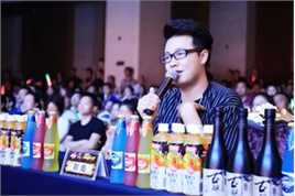 刘彪(无)担任音乐赛事评委照片前后照片