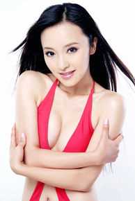 最优质卢思思生活照