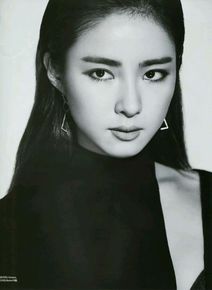 申世景(Shin Se Kyung)BAZAAR生活照相册