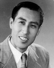 最新梁音性感图片