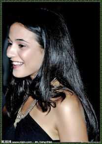 最新埃曼纽尔·施莱琪(Emmanuelle Chriqui)壁纸