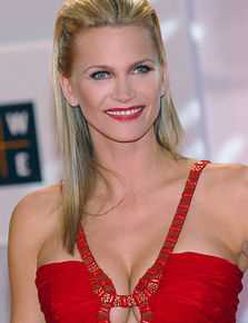 精选娜塔莎·亨斯屈奇(Natasha Henstridge)精彩图册