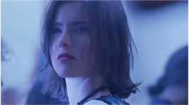 最新蒂娅·里欧妮(Téa Leoni)性感图片