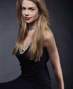 丹妮丝·理查兹(Denise Richards)前后照片