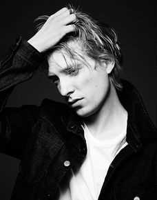 高清多姆纳尔·格里森(Domhnall Gleeson)图片