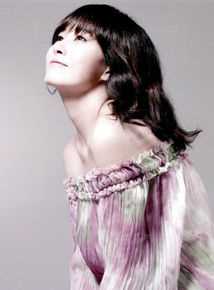 金宣儿(（韩）/KimSun A（英）/キムソナ（日）)最新杂志照图集