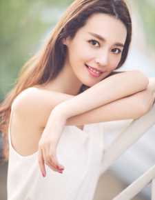 《吴佳尼》封面图片