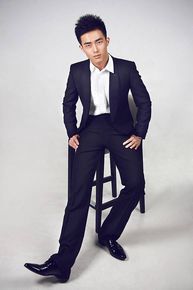 裴子添(Tim)西装照生活照