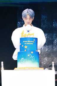 吴念真(Wen-ching Wu)2017杨洋自在YOUNG生日会in广州前后照片