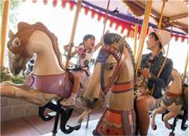 孙俪(Sun Li)与孩子们生活照