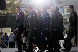 巫刚在变形金刚4中的表现生活照相册