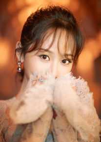 杨紫(Andy)电视剧品质盛典前后照片