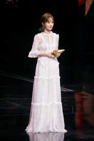 杨紫(Andy)2018今日头条年度盛典壁纸壁纸