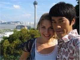 米雪儿·朗(Michelle Lang)米雪儿与众人合影生活照相册