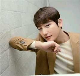 朴施厚(，Park Si Hoo)图册一前后照片