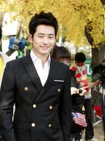 朴施厚(，Park Si Hoo)在《家门的荣光》图册中的