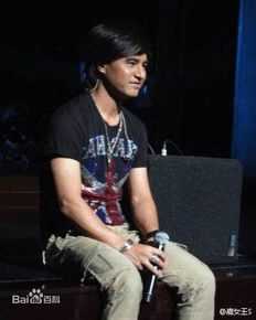 动力火车(Power Station)尤秋兴性感图片图集