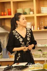 杜娟出席活动前后照片