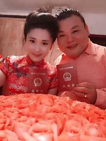 刘刚与爱人生活照