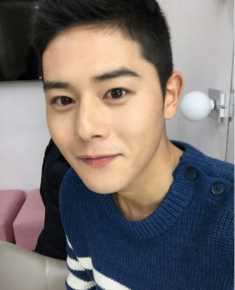 金桐俊(，Kim Dong Jun)照生活照相册