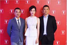 精选韩平在执导《捍卫者》中的图册