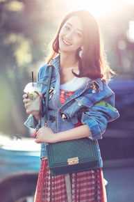 张宇菲街拍照生活照