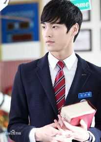 最新李泰焕()性感图片