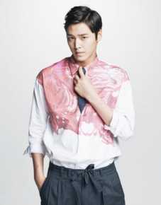 最新李泰焕()壁纸