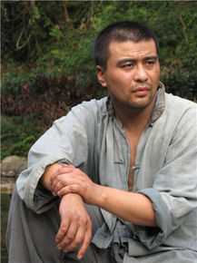 刘南。前后照片