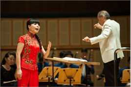 王二妮新加坡演唱会前后照片