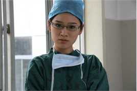 黄白露(Huang Bailu, lulu)在《骗你上天堂》饰何虹中的