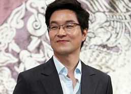 韩石圭()出席活动前后照片