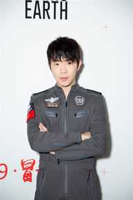 张亦驰流浪地球发布会壁纸壁纸