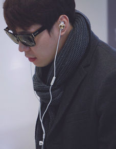 朴有天(，パク·ユチョン，park yoo-chun)机场时尚图册